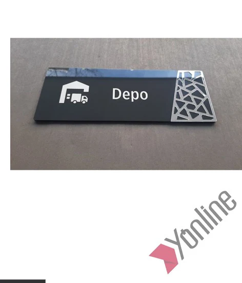 Gümüş Detaylı Depo Kapı İsimliği